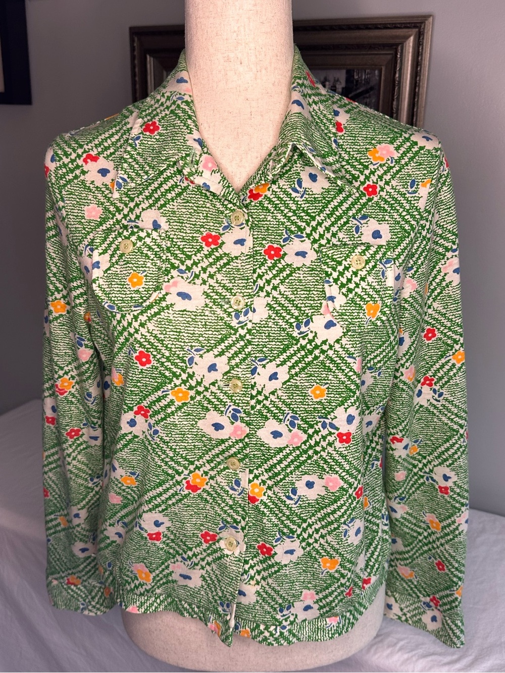 Vintage 1970s polyester button-down shirt green floral print SZ Petite sm to xs